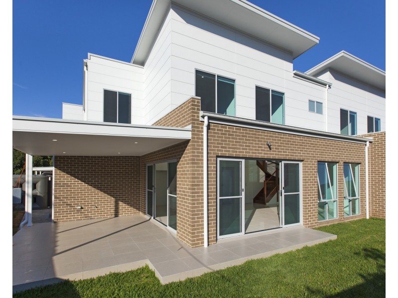 2/102 Balgownie Road, Balgownie NSW 2519