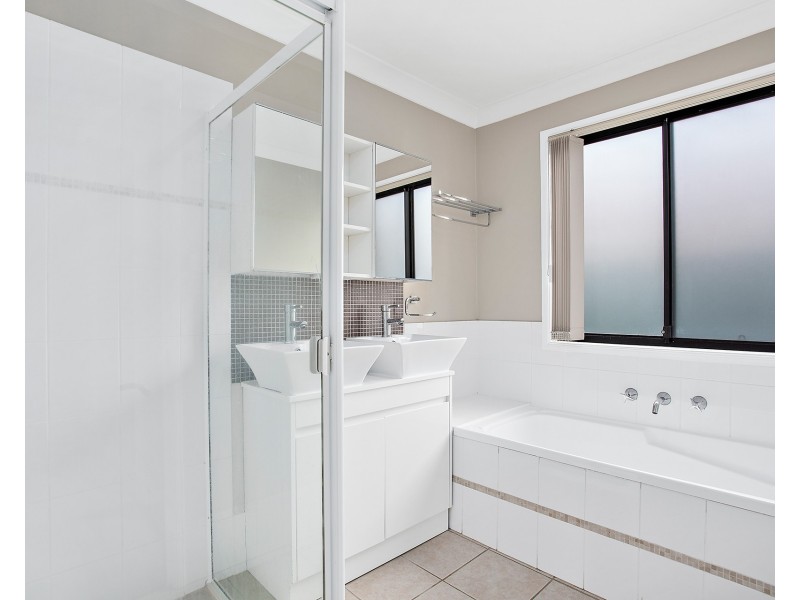 6 Bridgewater Drive, Horsley NSW 2530
