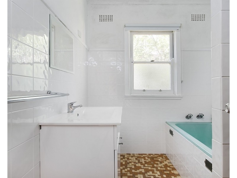 19 Akuna Street, Keiraville NSW 2500