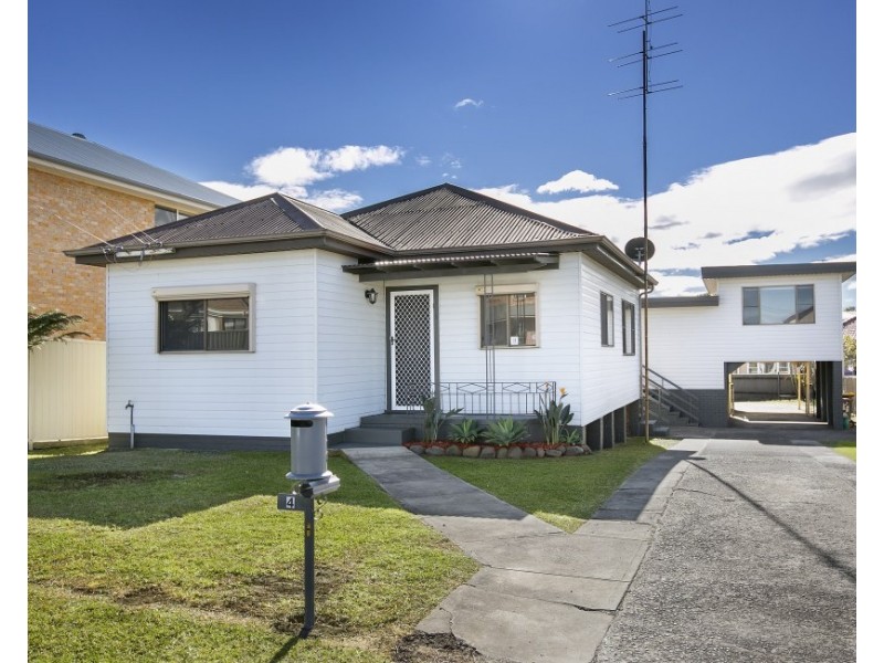 4 Lawson Street, Fairy Meadow NSW 2519