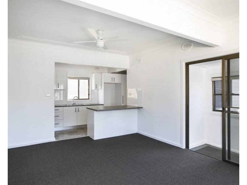 4 Lawson Street, Fairy Meadow NSW 2519