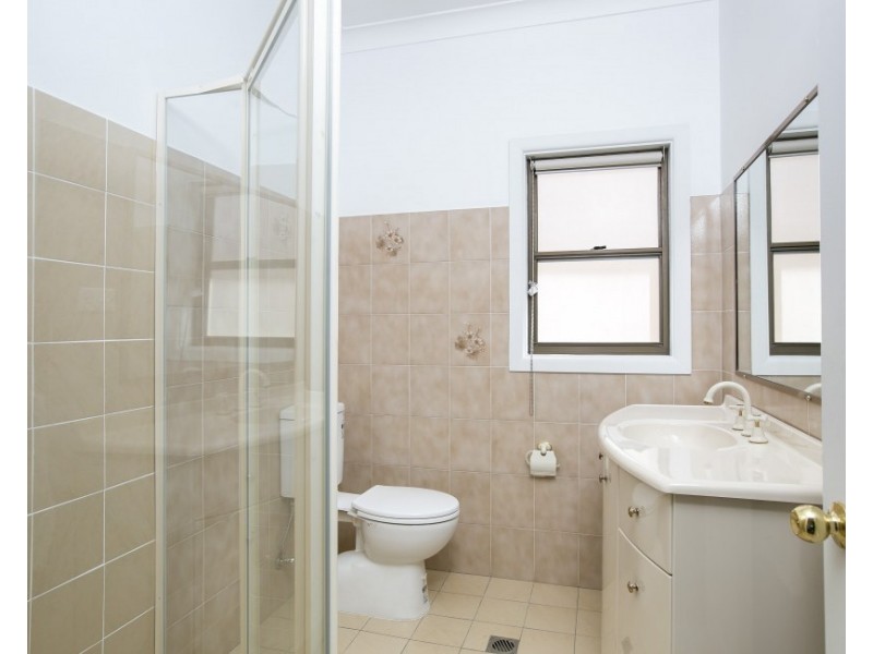 4 Lawson Street, Fairy Meadow NSW 2519