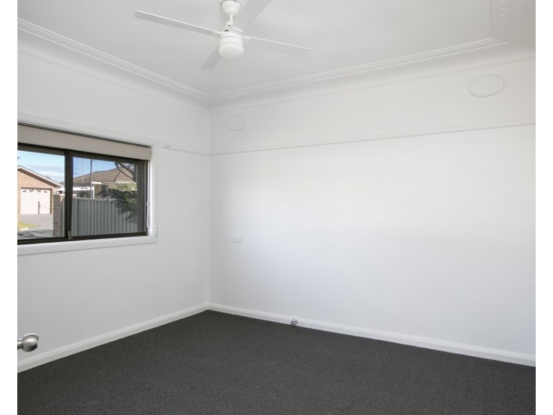 4 Lawson Street, Fairy Meadow NSW 2519