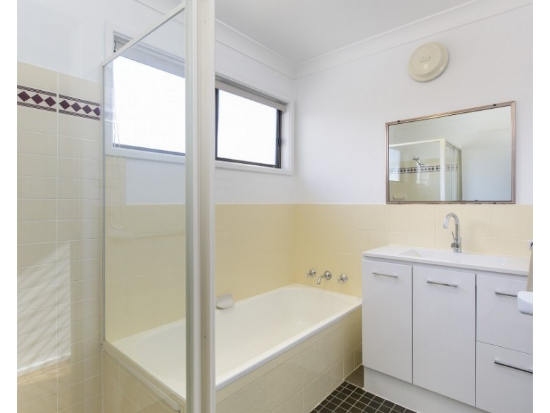 4 Lawson Street, Fairy Meadow NSW 2519