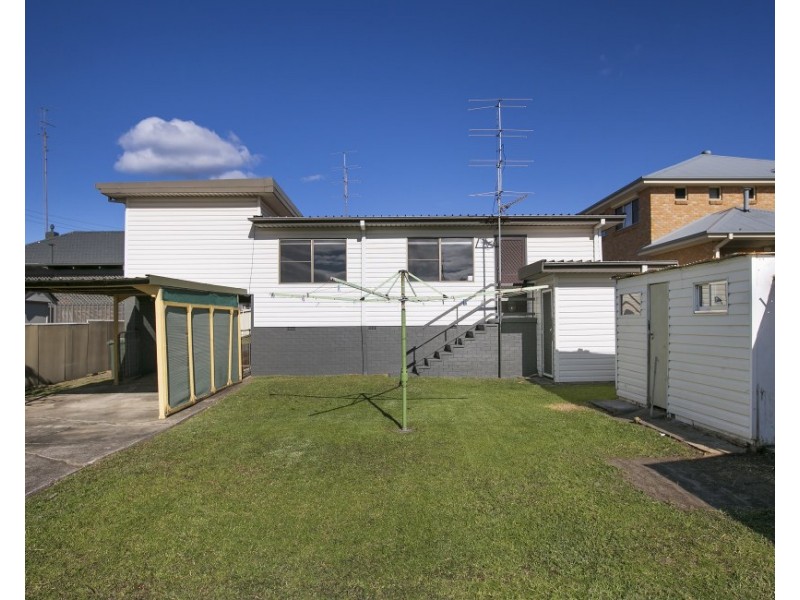 4 Lawson Street, Fairy Meadow NSW 2519