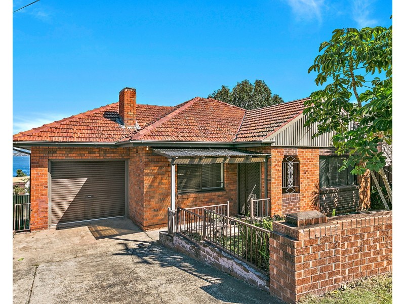 27 Northcliffe Drive, Lake Heights NSW 2502