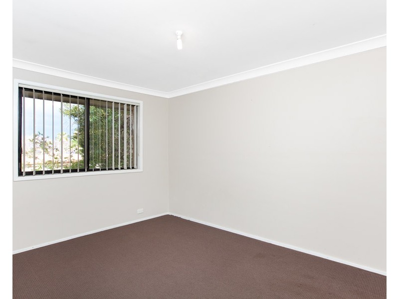 1/37 Kingsley Drive, Lake Heights NSW 2502