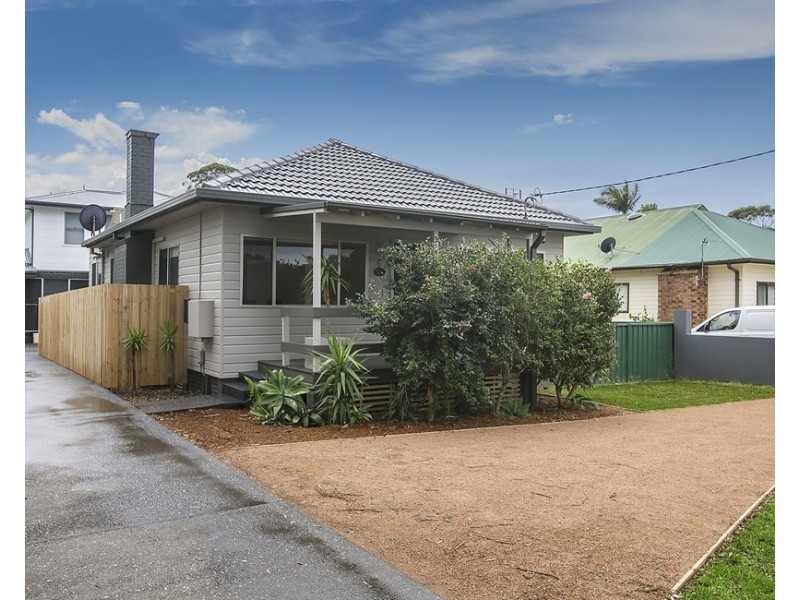 6 Henry Street, Tarrawanna NSW 2518