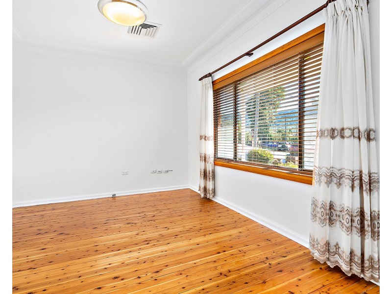 24 Ellengowan Crescent, Fairy Meadow NSW 2519