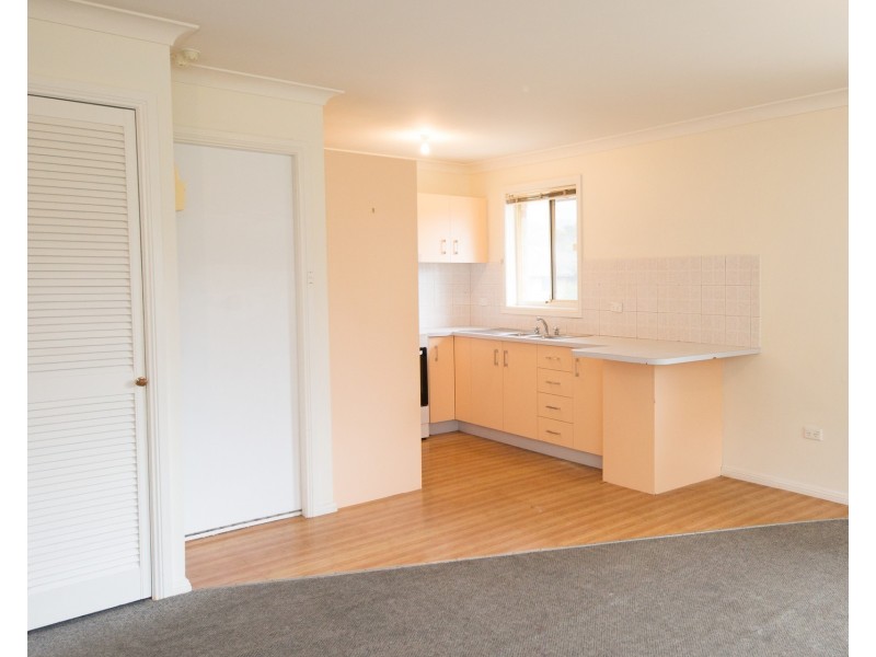 4/320-322 Flagstaff Road, Lake Heights NSW 2502