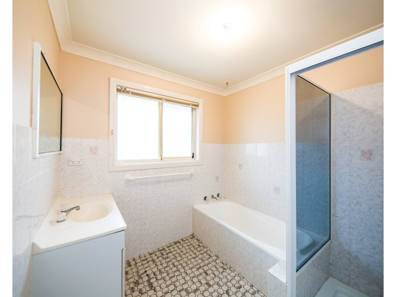 4/320-322 Flagstaff Road, Lake Heights NSW 2502