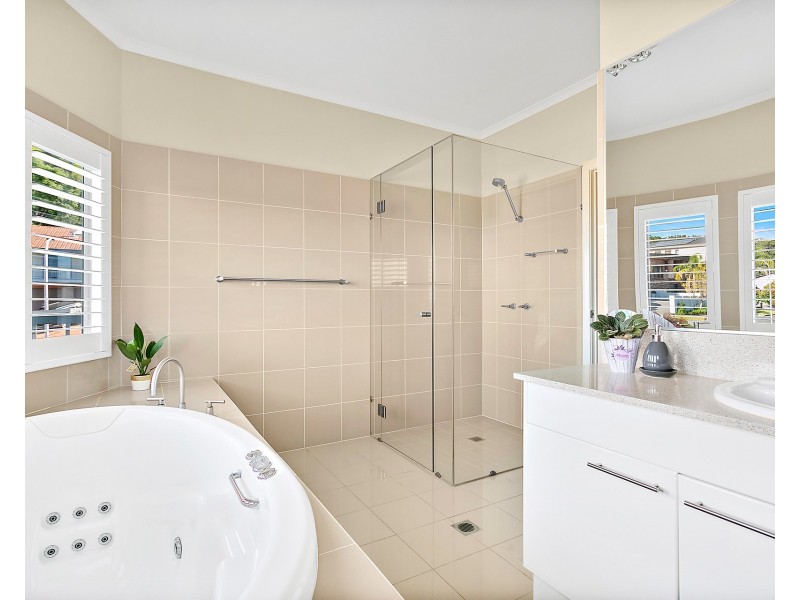 11 Parmenter Avenue, Corrimal NSW 2518