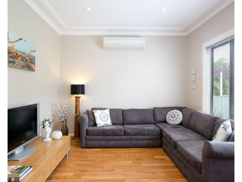 8 Gwynne Street, Gwynneville NSW 2500