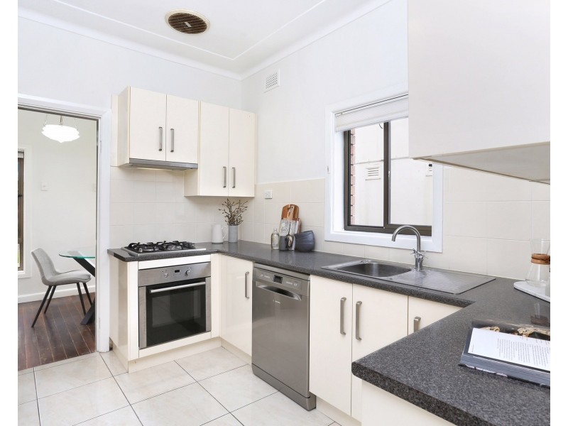 99 St Johns Avenue, Mangerton NSW 2500