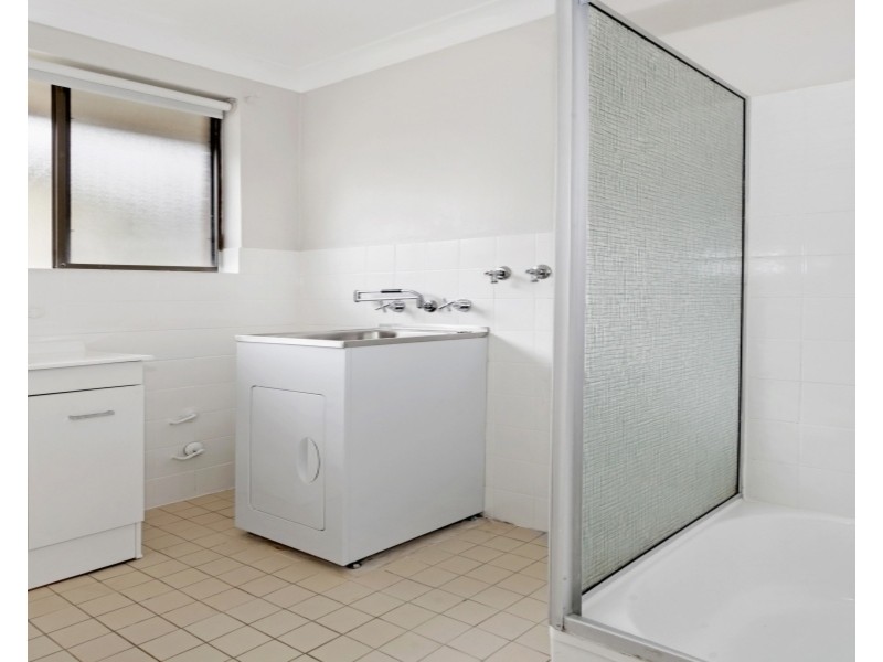 2/4 Werrang Road, Primbee NSW 2502