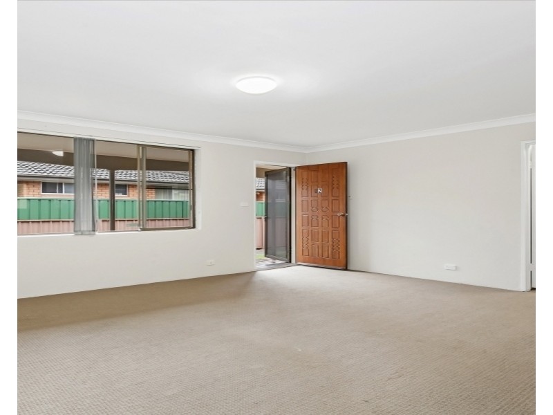 2/4 Werrang Road, Primbee NSW 2502
