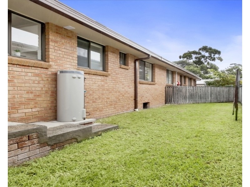 2/4 Werrang Road, Primbee NSW 2502
