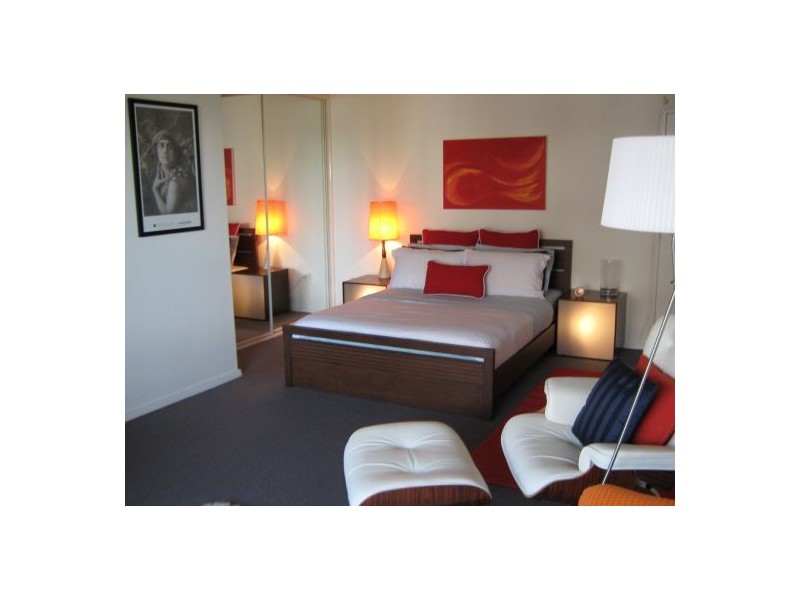 2 East Crescent Street, Mcmahons Point NSW 2060