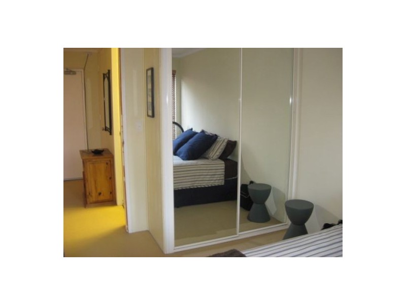 90 Blues Point Rd, Mcmahons Point NSW 2060