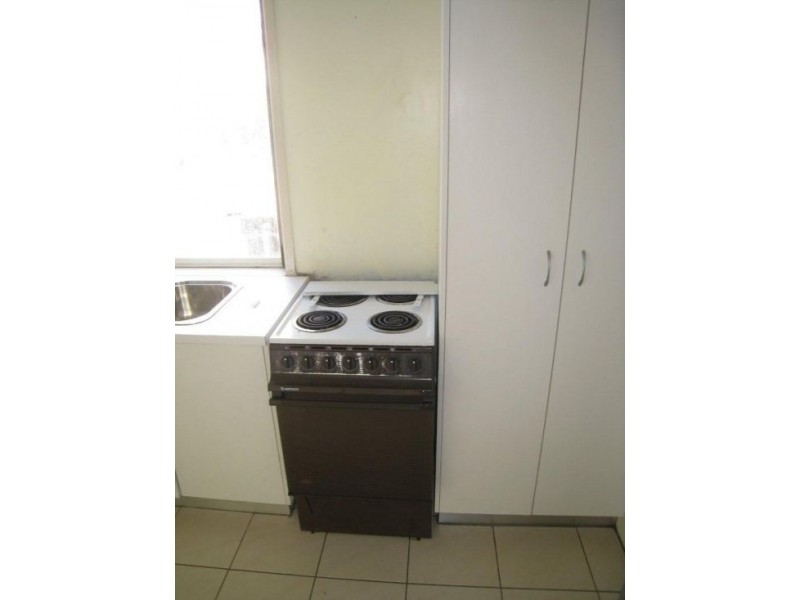 10 Frederick St, Broadbeach QLD 4218