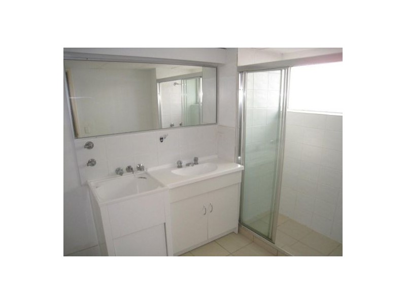 10 Frederick St, Broadbeach QLD 4218