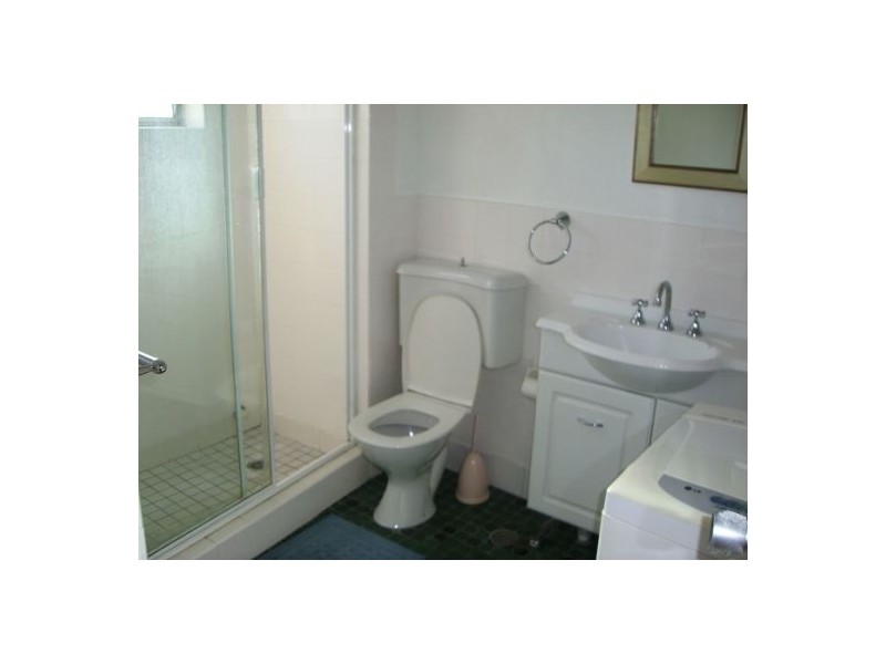 90 Blues Point Rd, Mcmahons Point NSW 2060