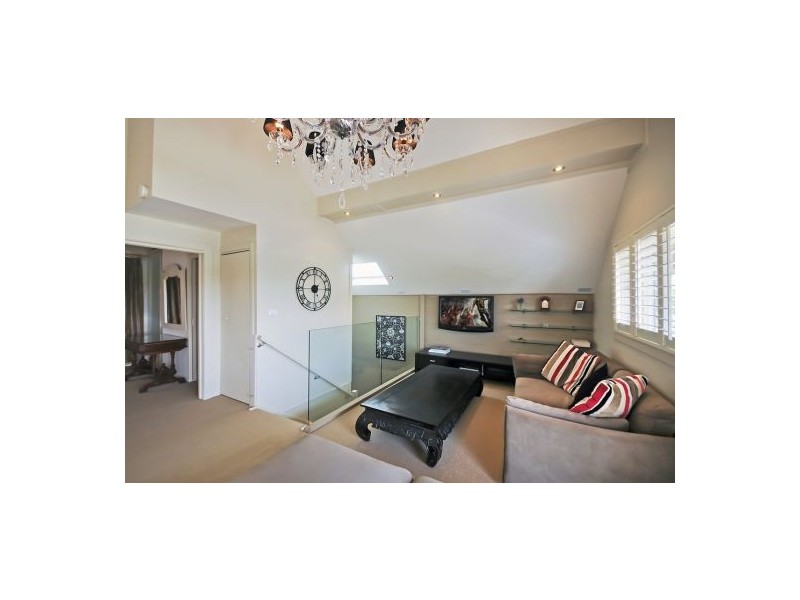 8 Commodore St, Mcmahons Point NSW 2060