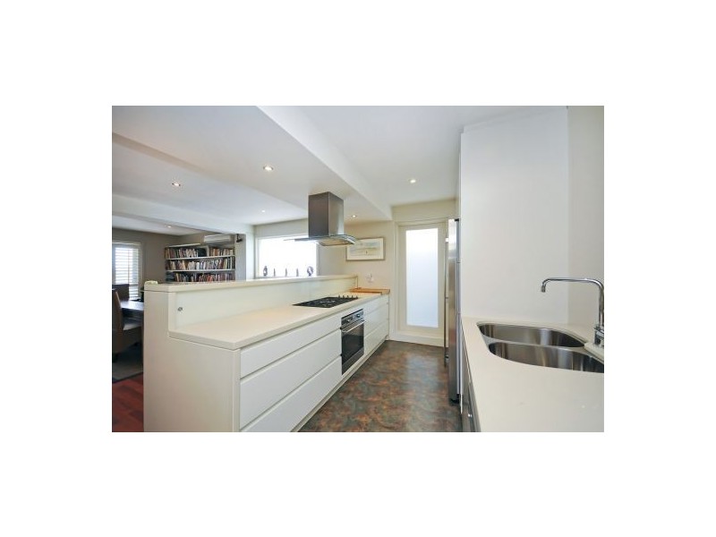 8 Commodore St, Mcmahons Point NSW 2060