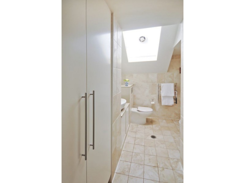 8 Commodore St, Mcmahons Point NSW 2060