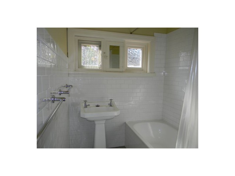 31 Bungalow Ave, Pymble NSW 2073