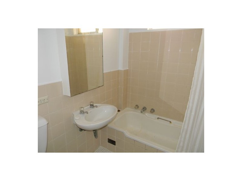 32 Carabella St, Kirribilli NSW 2061