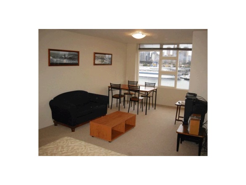 2 East Crescent St, Mcmahons Point NSW 2060