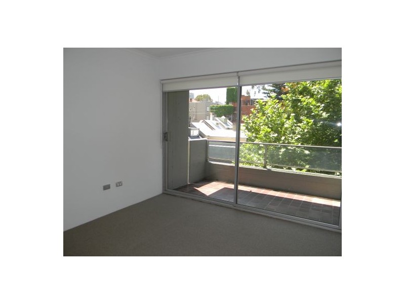 90 Blues Point Rd, Mcmahons Point NSW 2060