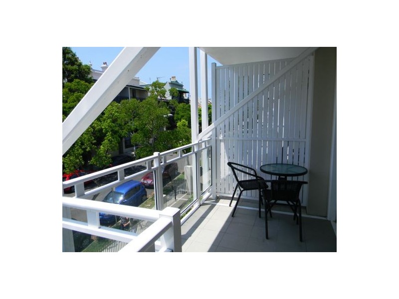 33 Fitzroy St, Kirribilli NSW 2061