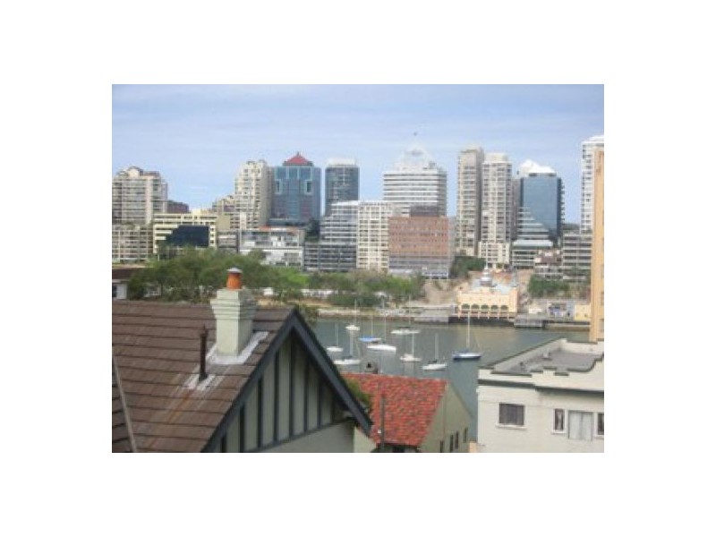 2 East Crescent St, Mcmahons Point NSW 2060