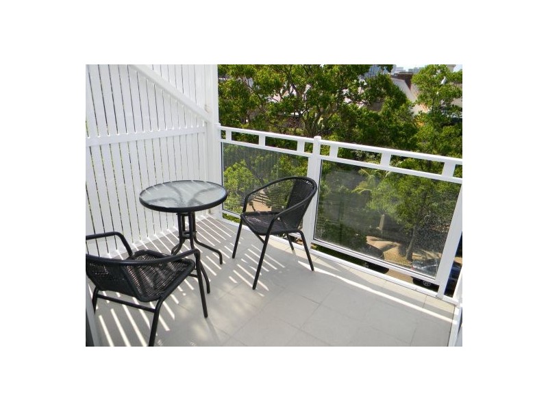 33 Fitzroy St, Kirribilli NSW 2061