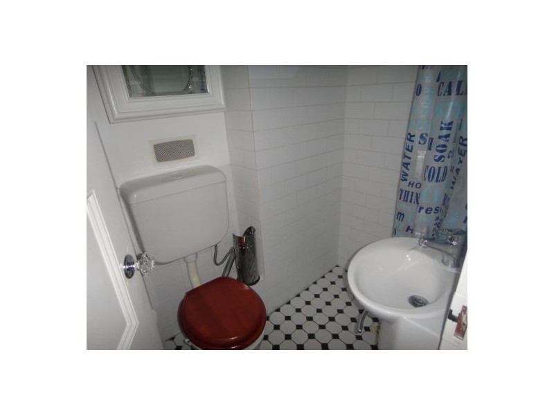 17/2 Parkes St, Kirribilli NSW 2061