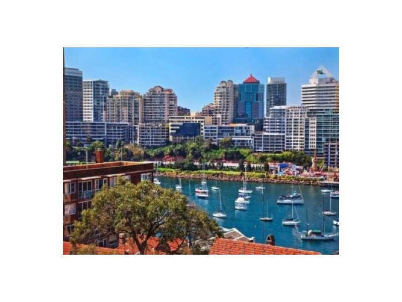 2 East Crescent St, Mcmahons Point NSW 2060