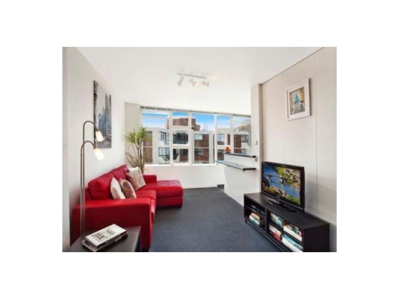 2 East Crescent St, Mcmahons Point NSW 2060