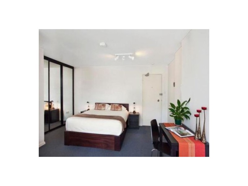 2 East Crescent St, Mcmahons Point NSW 2060