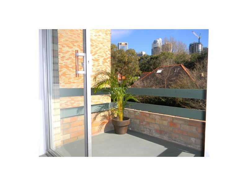 10/27a Eaton St, Neutral Bay NSW 2089