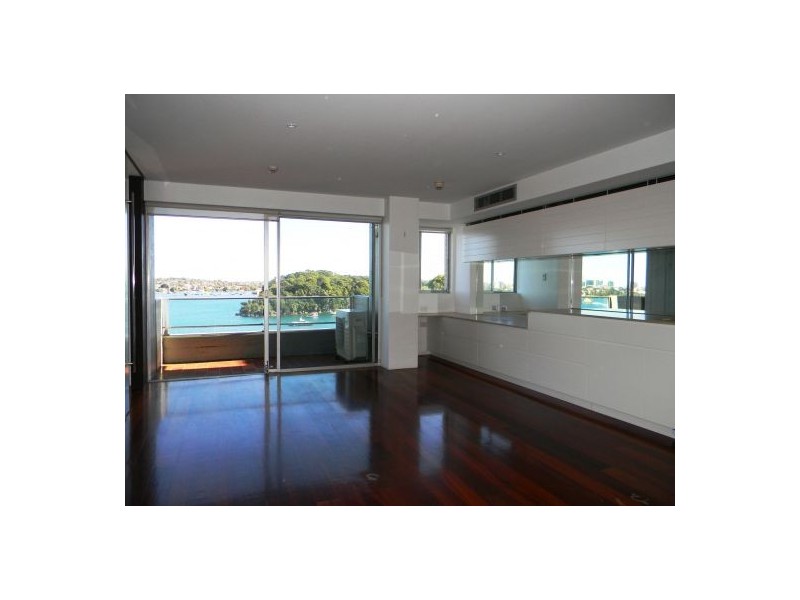90 Blues Point Rd, Mcmahons Point NSW 2060