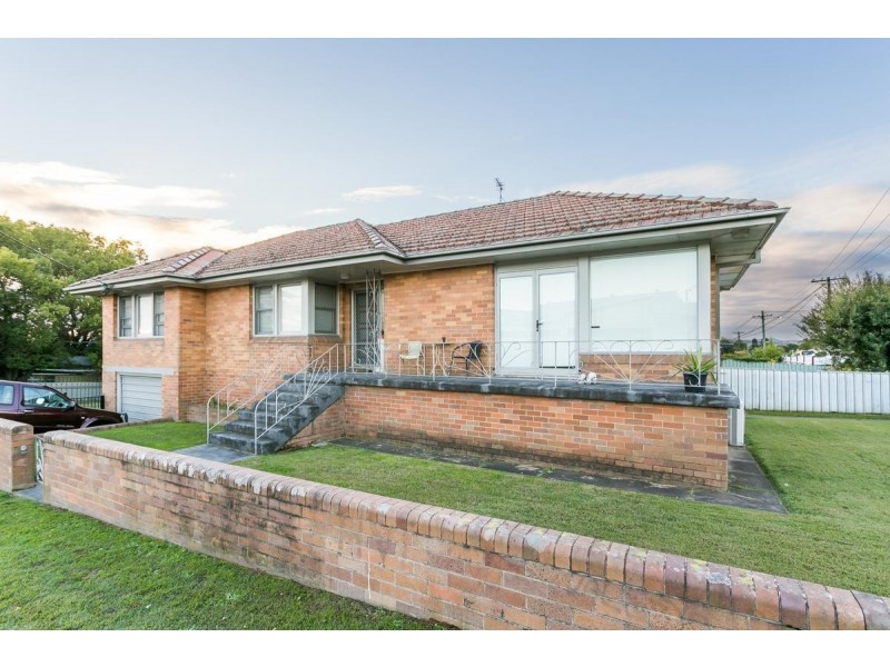 4 Fourth Avenue, Rutherford NSW 2320