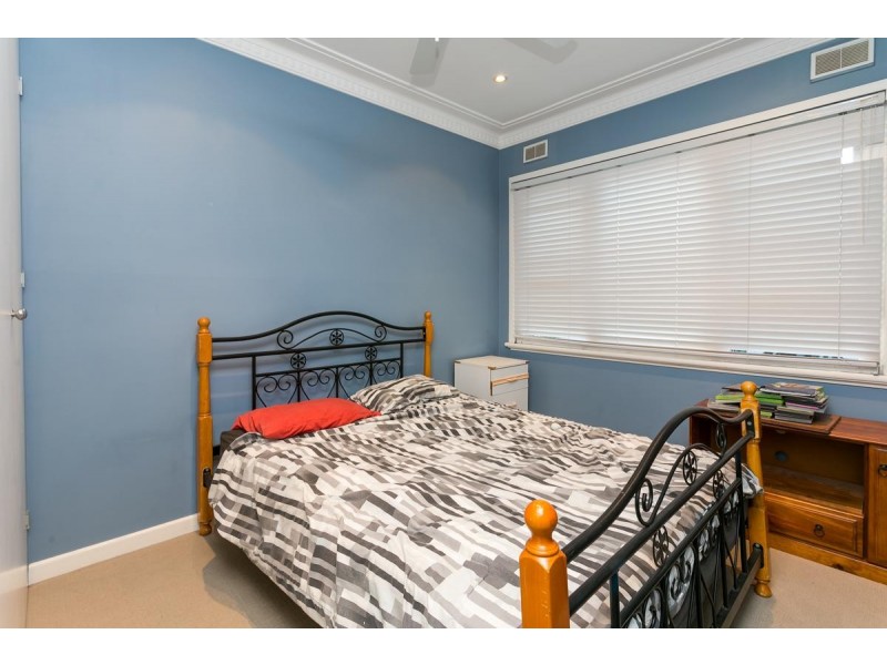 4 Fourth Avenue, Rutherford NSW 2320