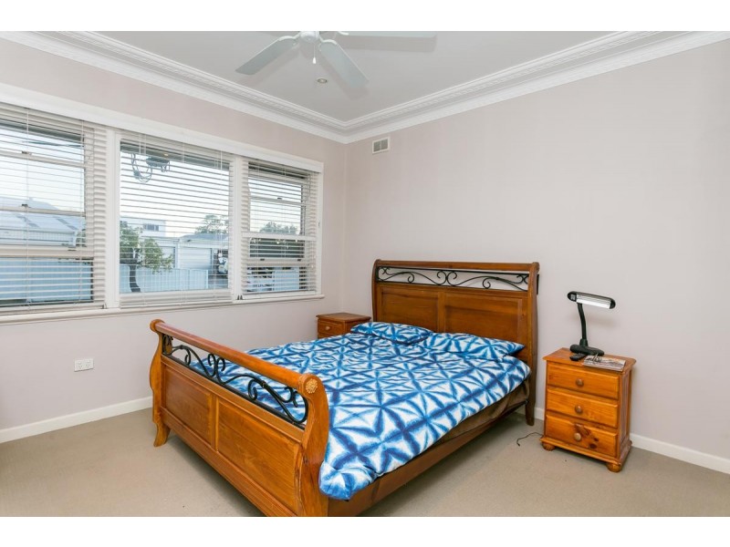 4 Fourth Avenue, Rutherford NSW 2320