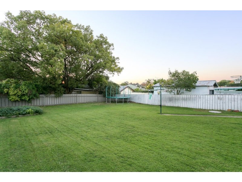 4 Fourth Avenue, Rutherford NSW 2320