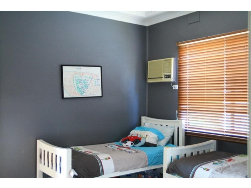 5 George Street, East Maitland NSW 2323