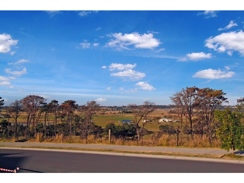 52 Hillcrest Drive, Gillieston Heights NSW 2321