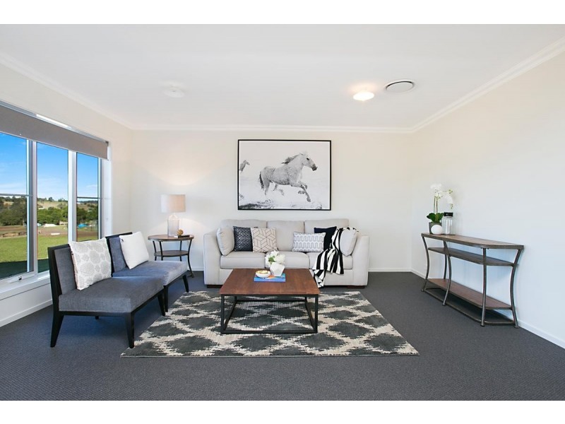 14 Orlando Close, Windella NSW 2320