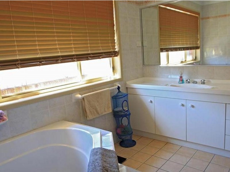 13 Caitlin Close, Bolwarra Heights NSW 2320